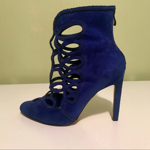 Chelsea and Zoe Pearl Booties - Picture 2 of 4